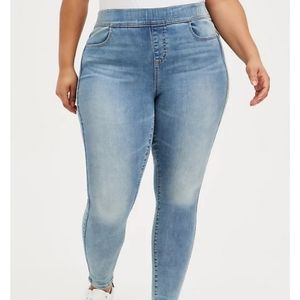 NWT Torrid lean jegging